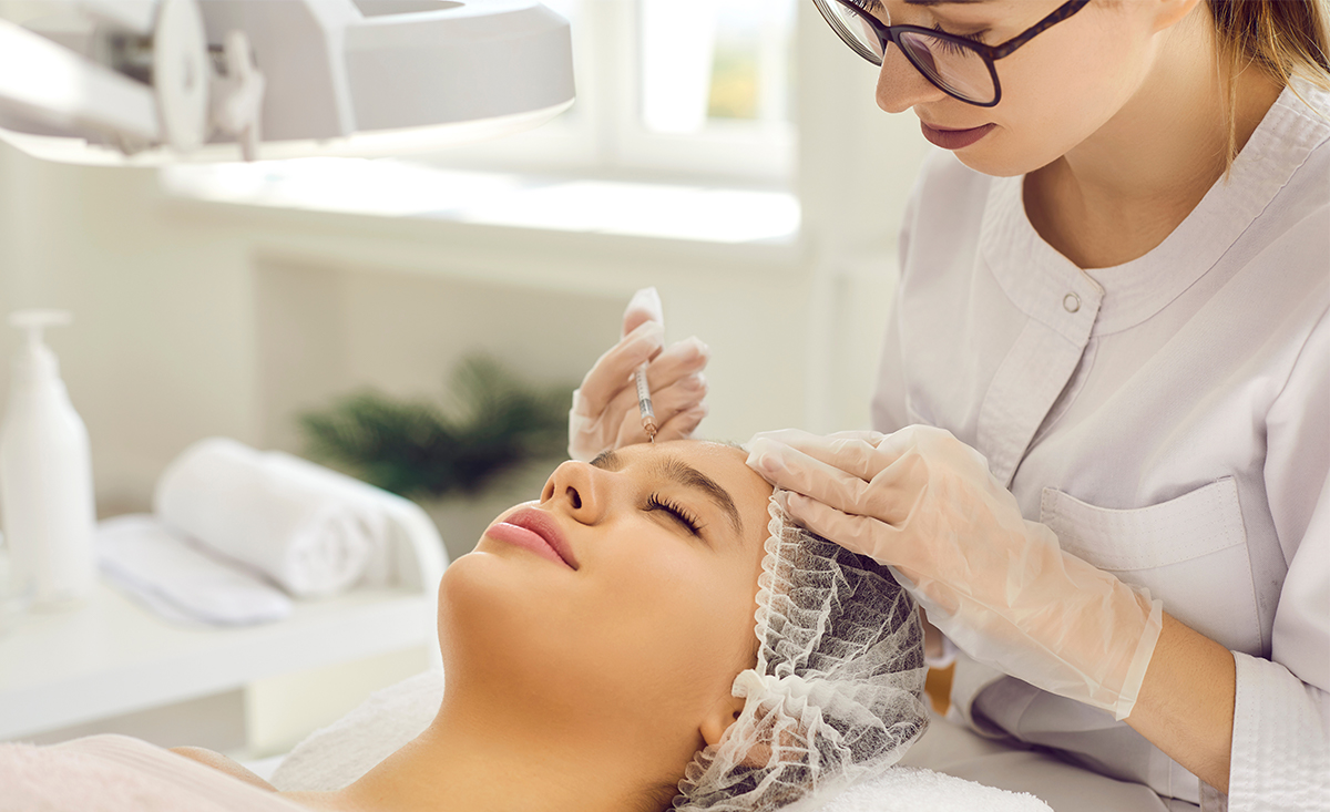 Η διενέργεια ήπιων αισθητικών επεμβάσεων και η χορήγηση υαλουρονικού οξέους –Botox από ιατρούς και αισθητικούς