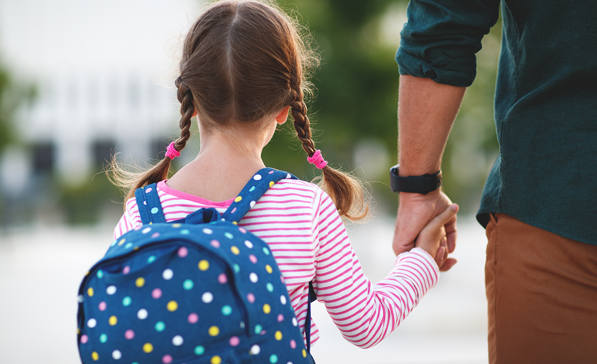 Η ηλικία του τέκνου ως κριτήριο για τη ρύθμιση της επικοινωνίας του με τον γονέα με τον οποίο αυτό δεν διαμένει (ΜΠΑ 6697/2022)